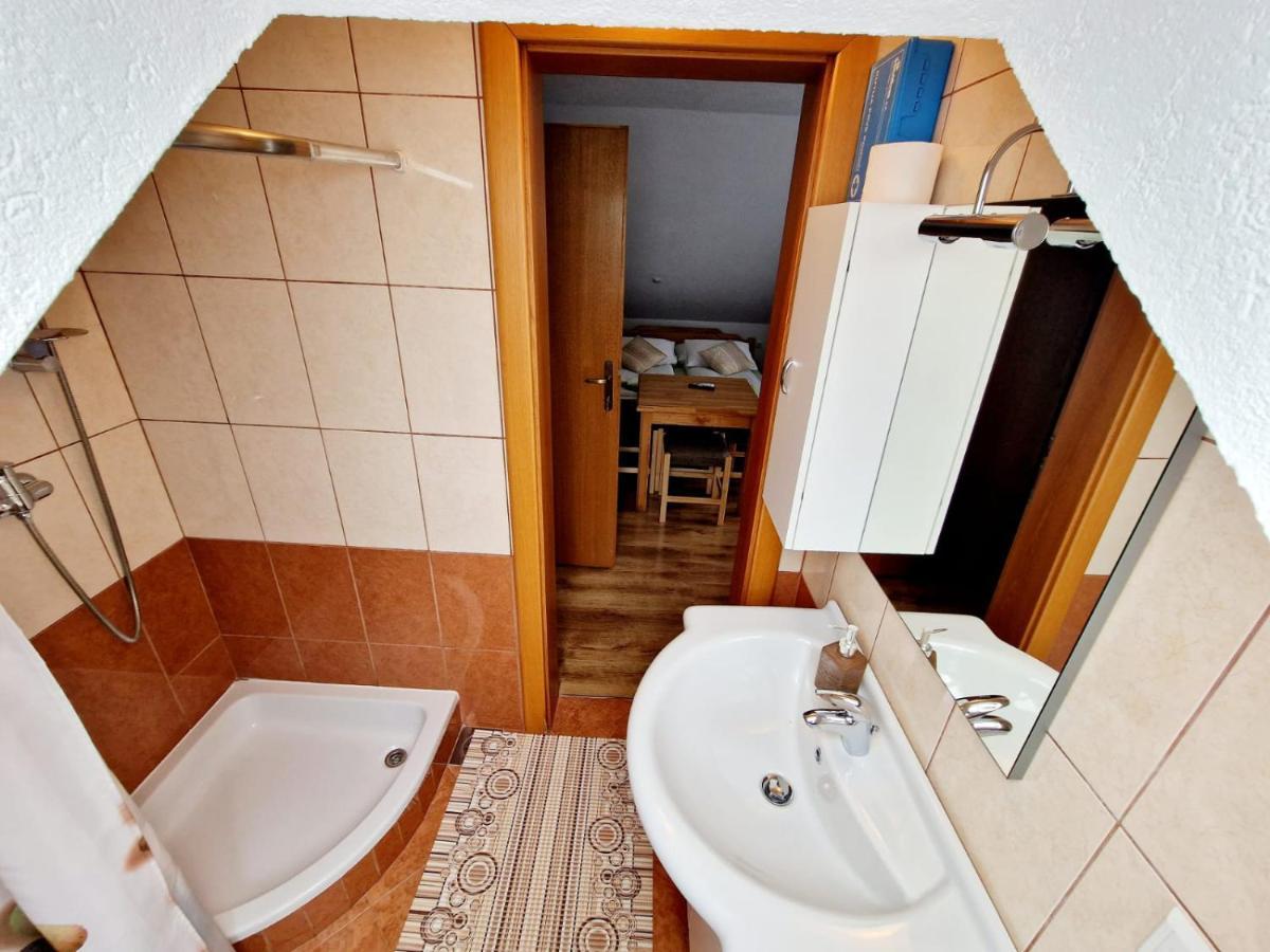 Couette-café House Ana 3*