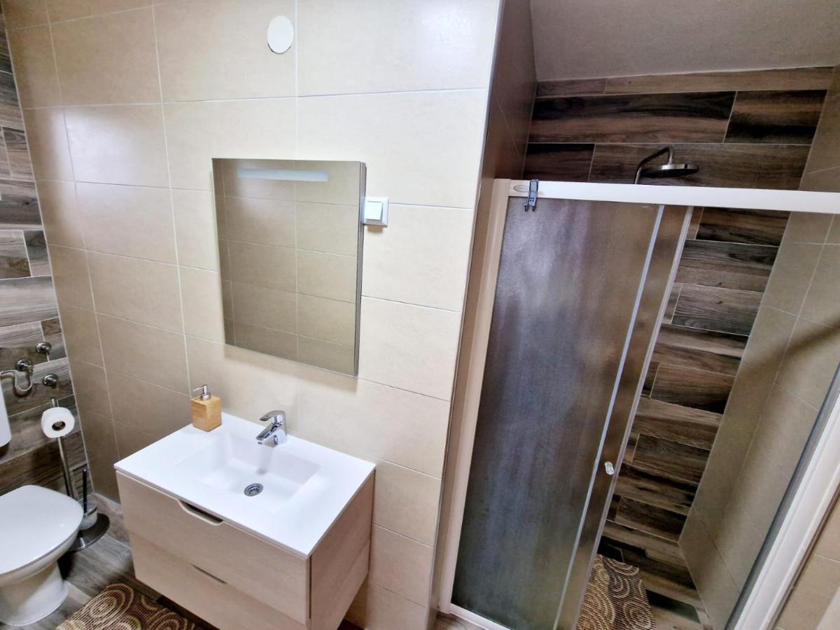 Nočitev z zajtrkom House Ana