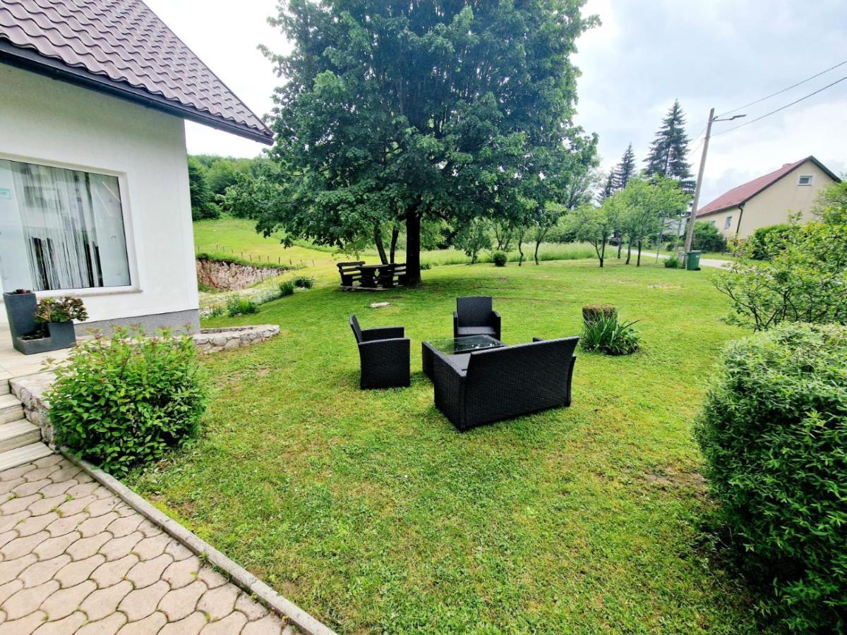 House Ana Nočitev z zajtrkom 3*