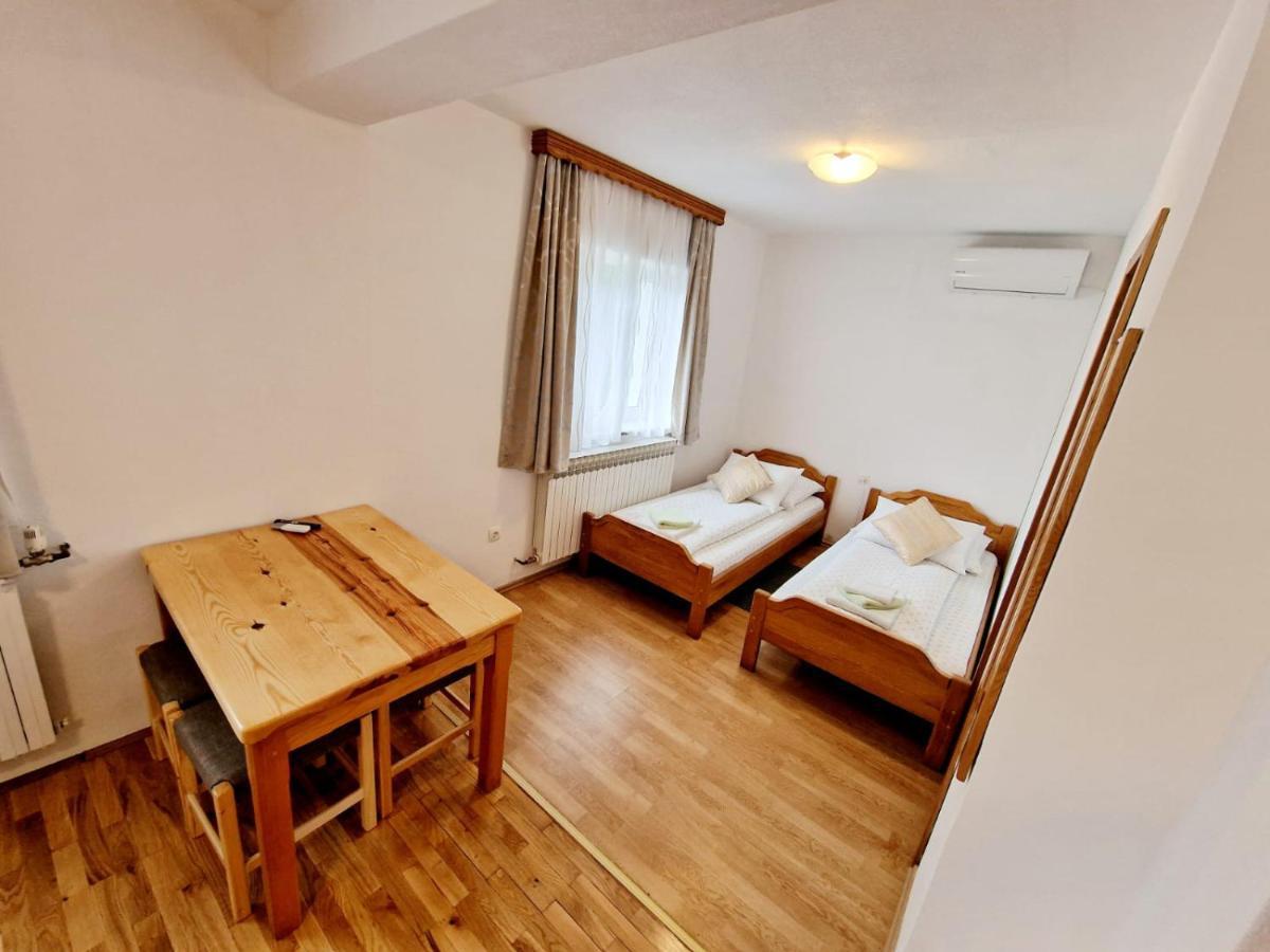 Nočitev z zajtrkom House Ana