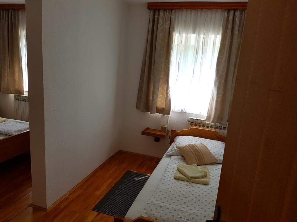 Couette-café House Ana 3*